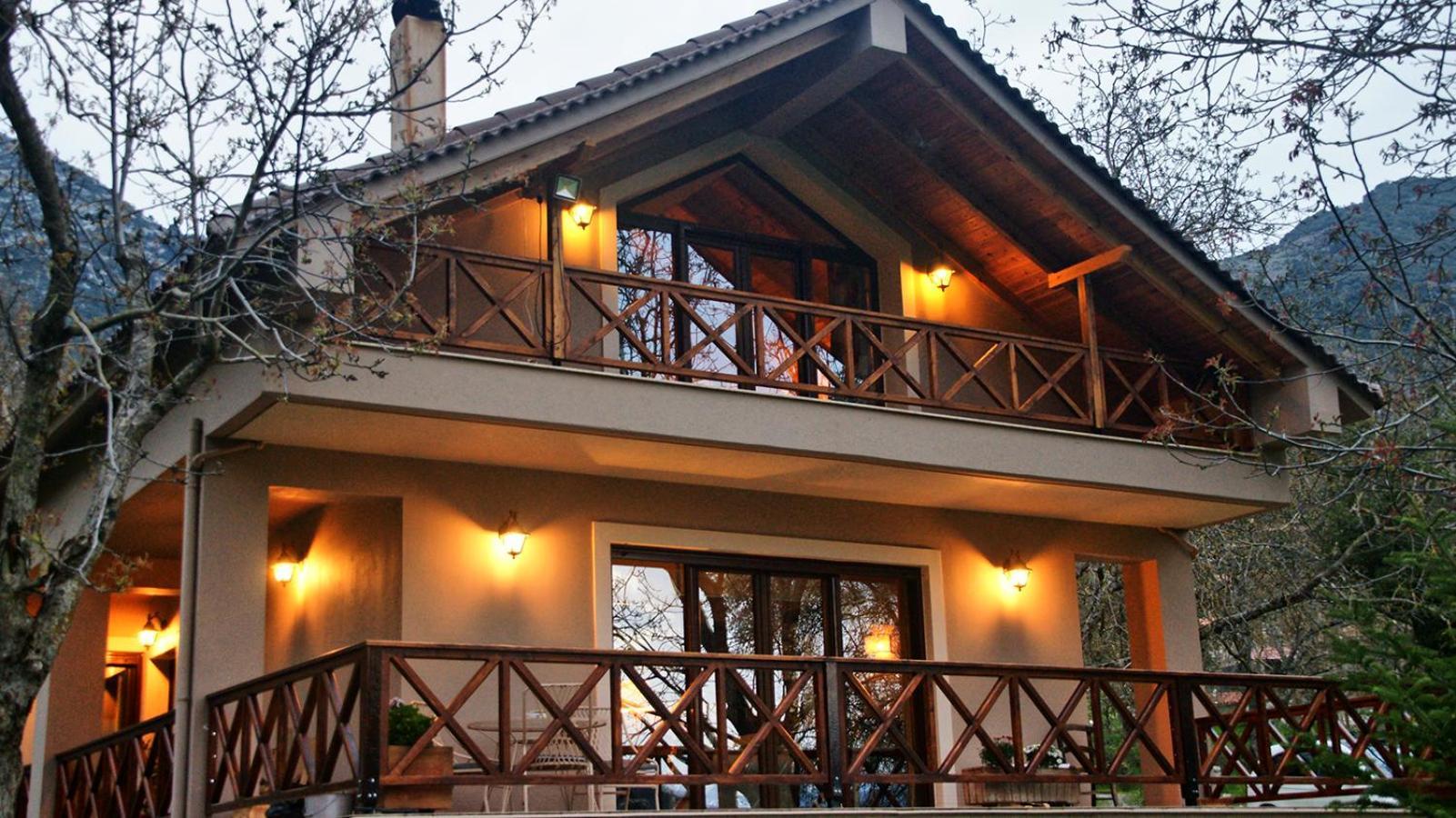 Chalet Coquelicot กาลาวริตา ภายนอก รูปภาพ